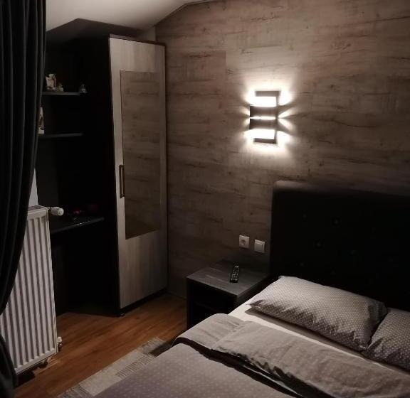 Prenoćište Day Holiday