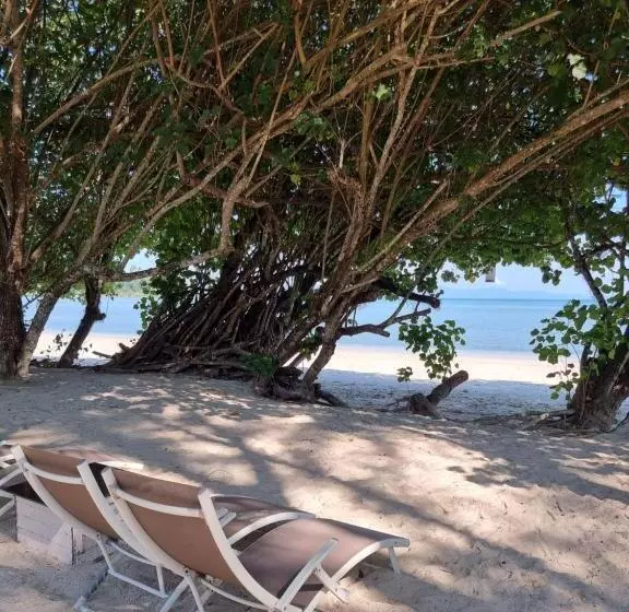 Phayam Cottage Resort