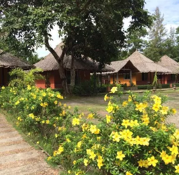 Phayam Cottage Resort