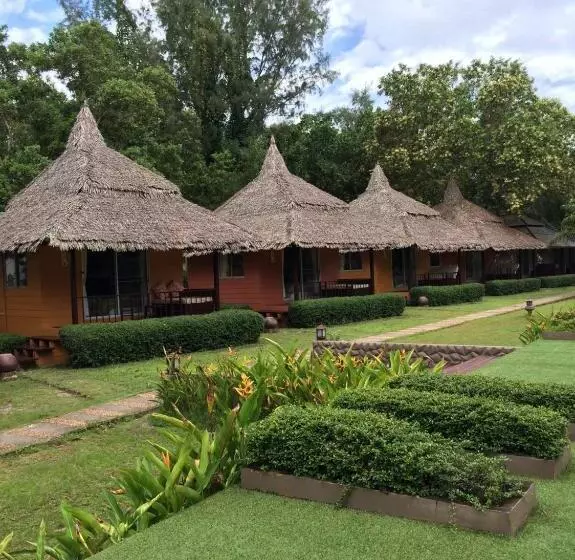 Phayam Cottage Resort