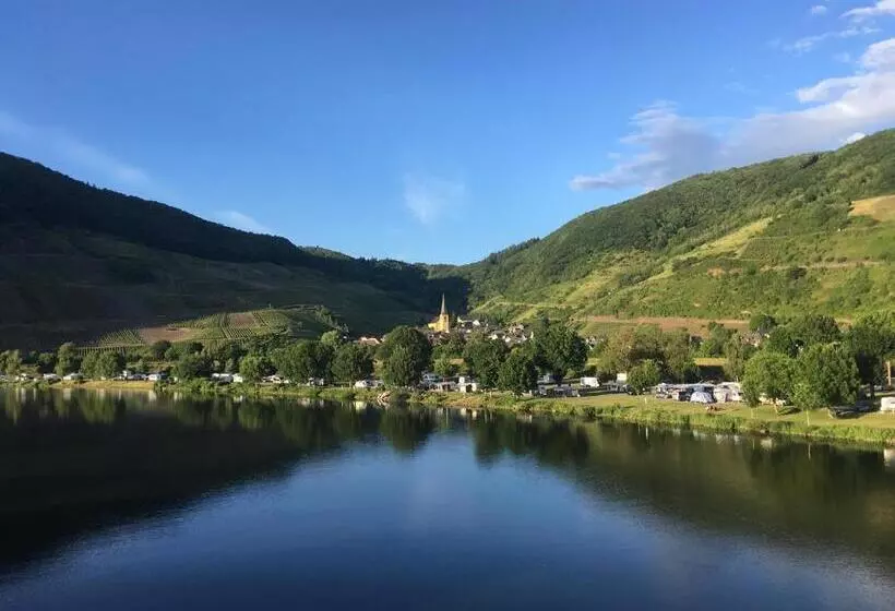 Hotelli Ferienpension Bei Stenze