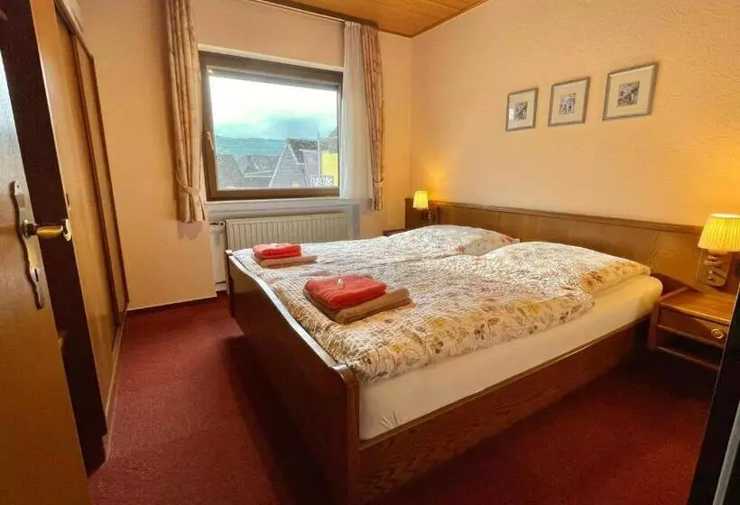 Hotelli Ferienpension Bei Stenze