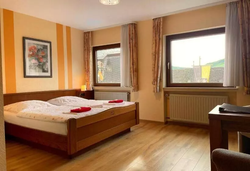 Hotelli Ferienpension Bei Stenze