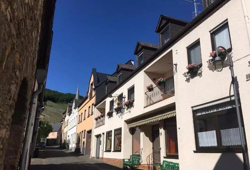 Hotelli Ferienpension Bei Stenze