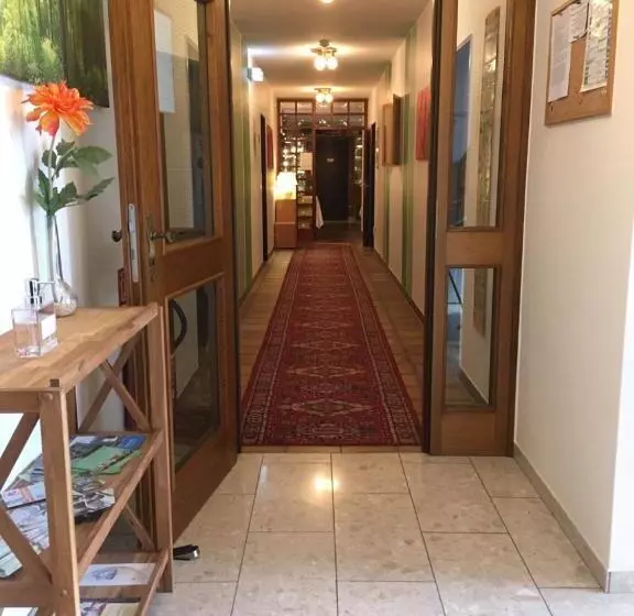 Hotelli Ferienpension Bei Stenze