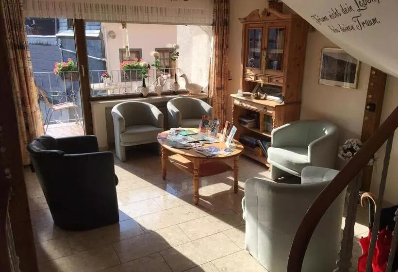 Hotelli Ferienpension Bei Stenze