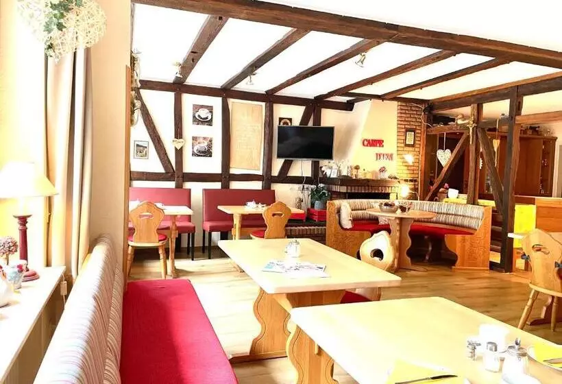 Hotelli Ferienpension Bei Stenze