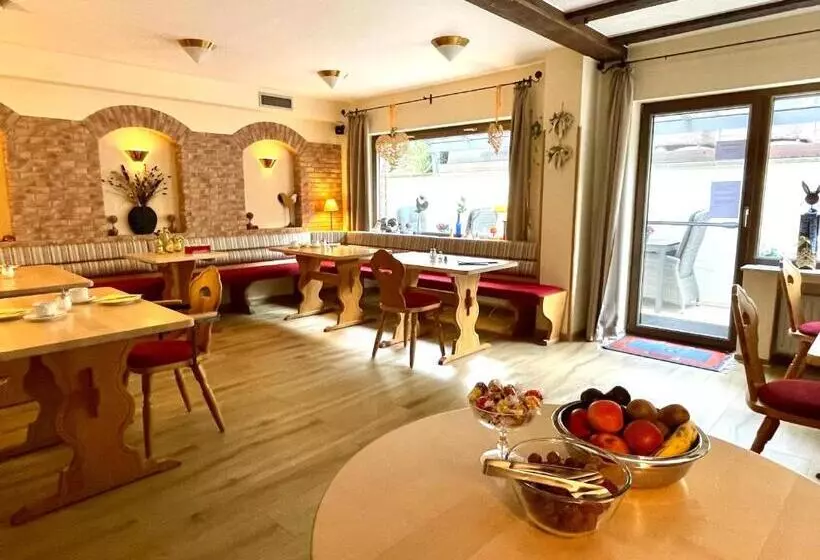 Hotelli Ferienpension Bei Stenze