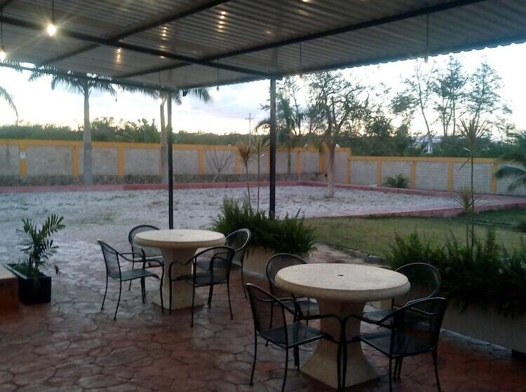 Отель Real Zaci