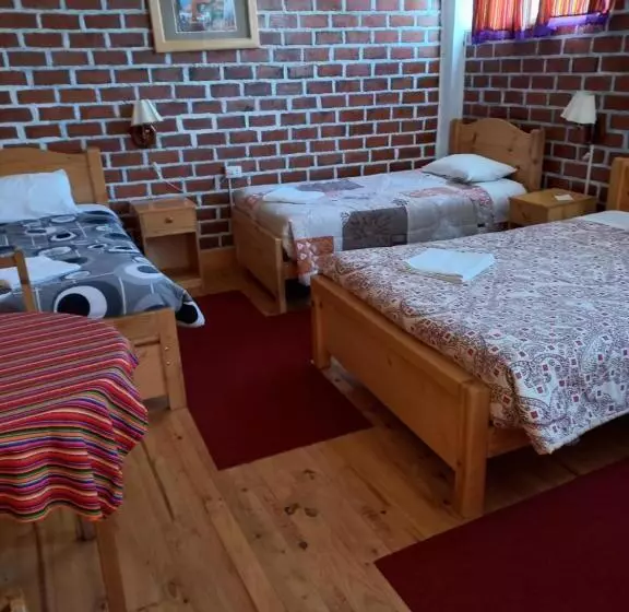 تختخواب و صبحانه Eco Hotel Banderas