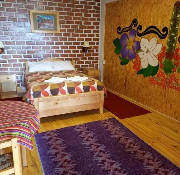 تختخواب و صبحانه Eco Hotel Banderas