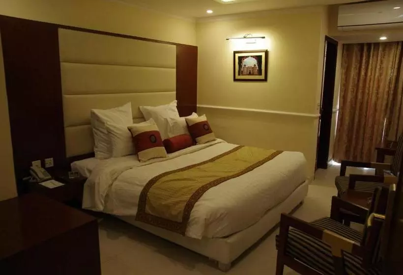 Heaven Hotel Dha Lahore