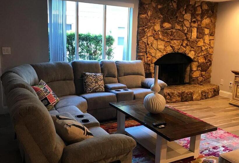 پانسیون A Home Away From Home