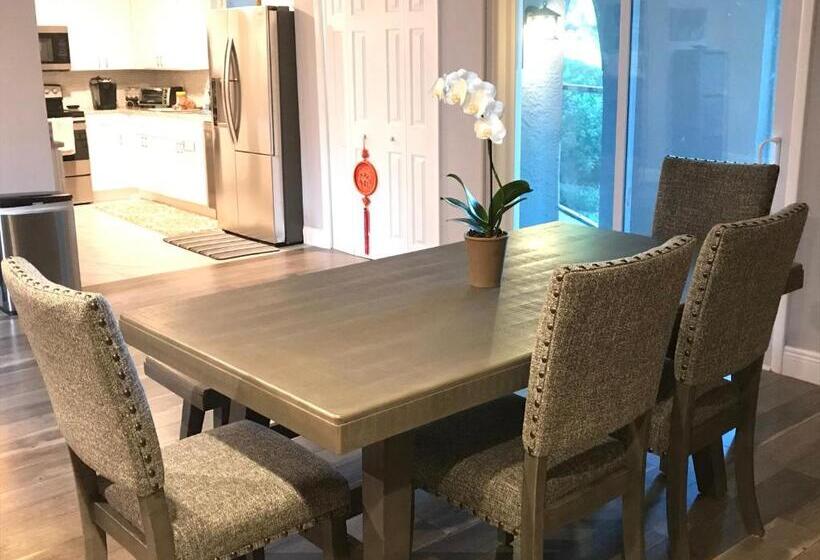 پانسیون A Home Away From Home