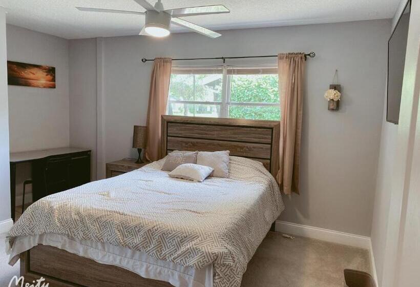 پانسیون A Home Away From Home