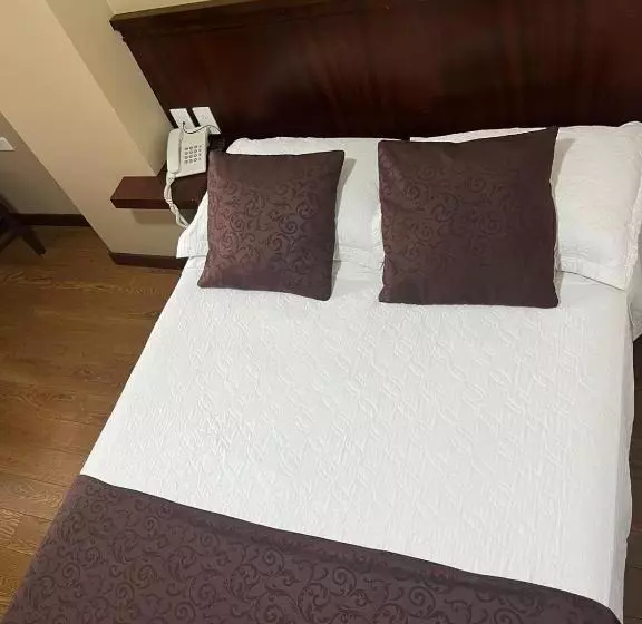 پانسیون Hostal Camil