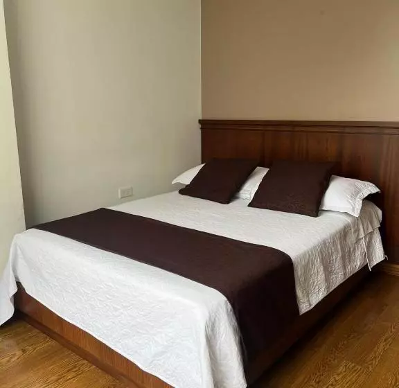 پانسیون Hostal Camil