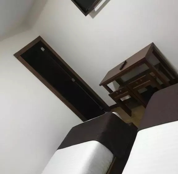 پانسیون Hostal Camil