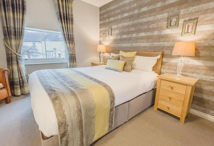 Пансион The County