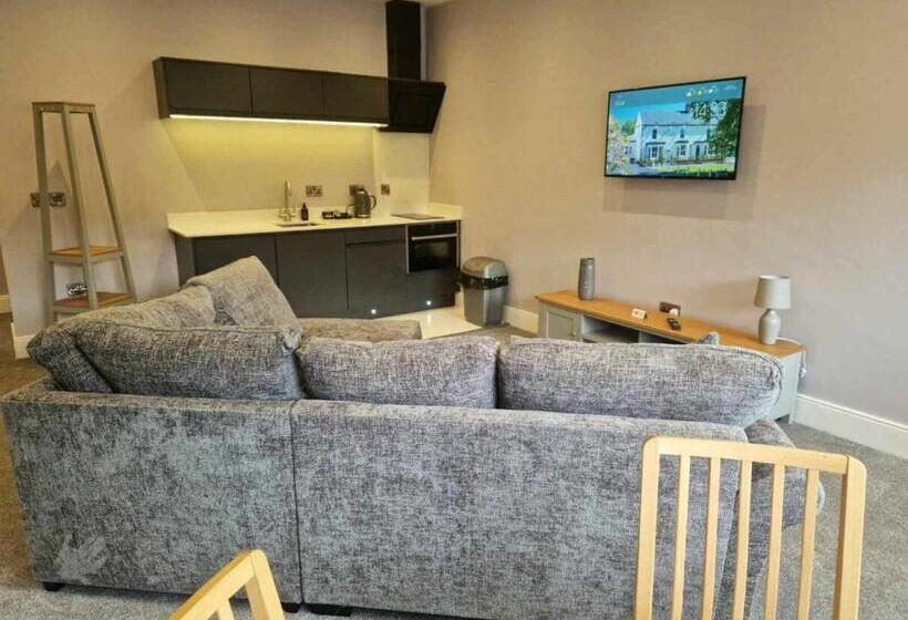 Пансион The County