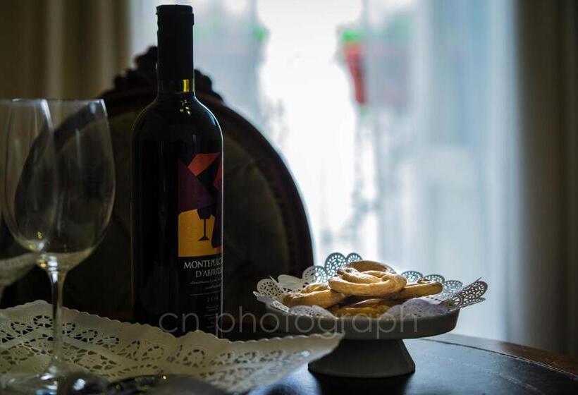 צימר La Dimora Del Falconiere Luxury Suites