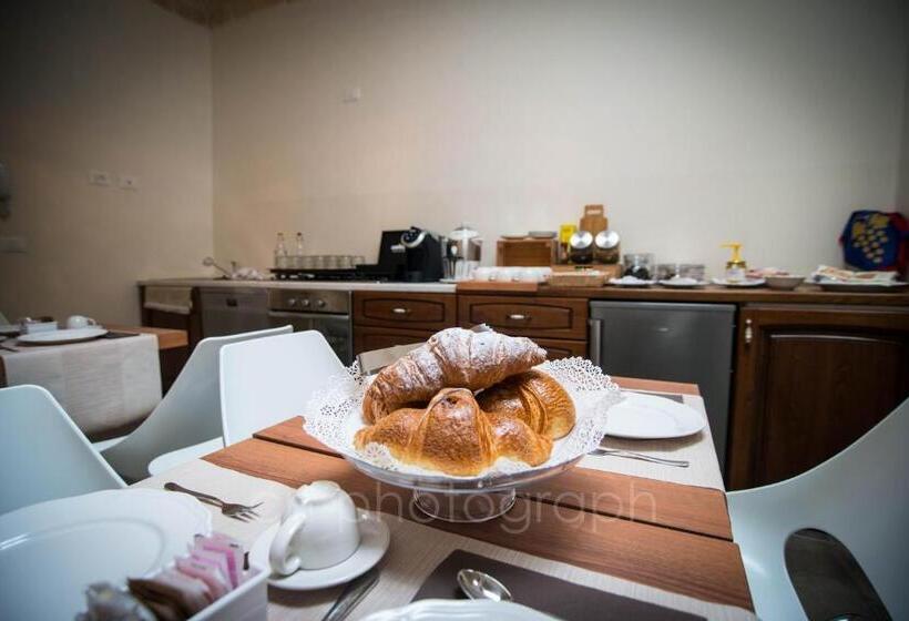 צימר La Dimora Del Falconiere Luxury Suites