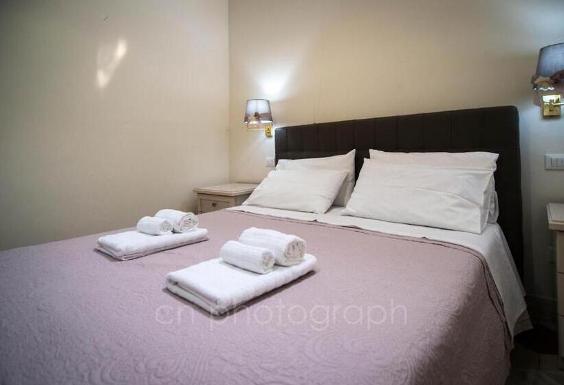 צימר La Dimora Del Falconiere Luxury Suites