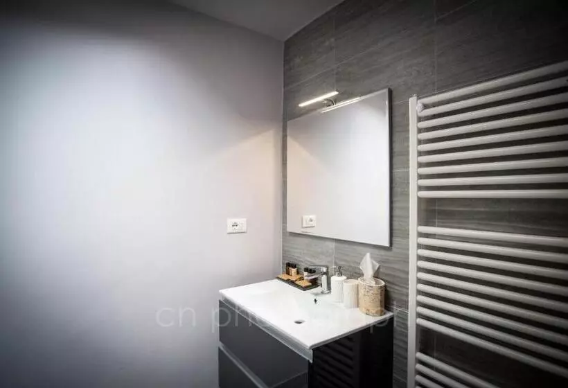 ベッドアンドブレックファースト La Dimora Del Falconiere   Luxury Suites