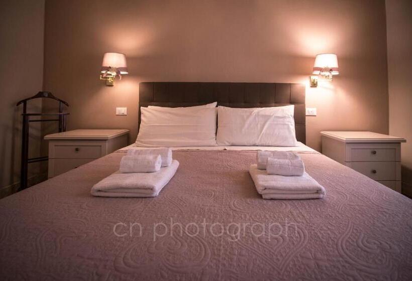 צימר La Dimora Del Falconiere Luxury Suites