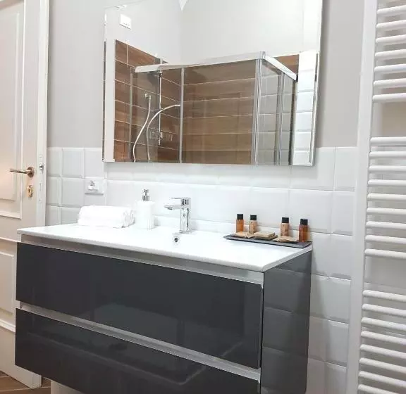 ベッドアンドブレックファースト La Dimora Del Falconiere   Luxury Suites