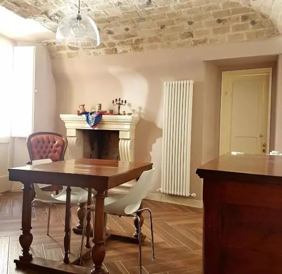 ベッドアンドブレックファースト La Dimora Del Falconiere   Luxury Suites