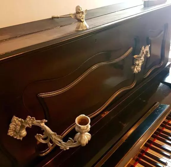 ベッドアンドブレックファースト La Dimora Del Falconiere   Luxury Suites