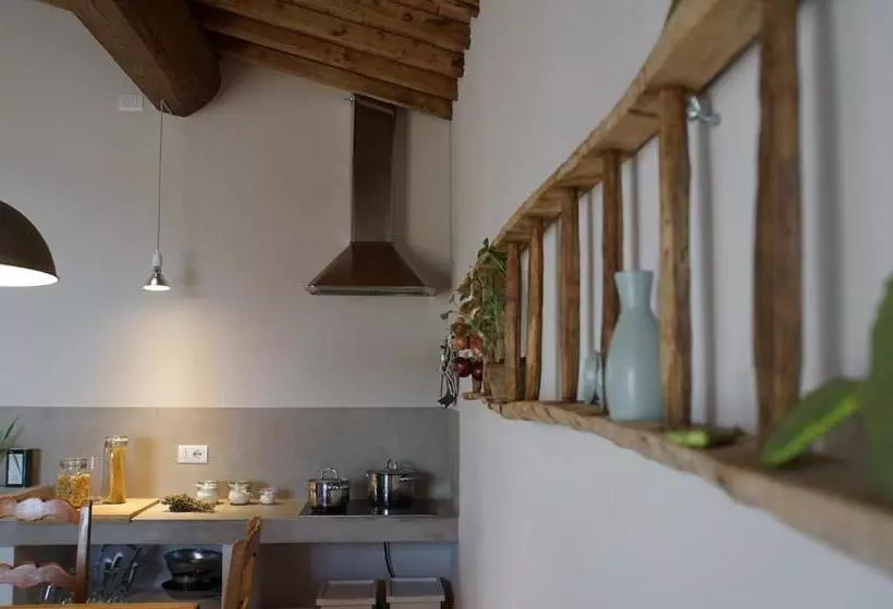 ホテル Marrucheti 82