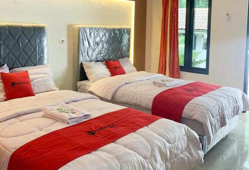 פנסיון Reddoorz Near Museum Gunung Merapi