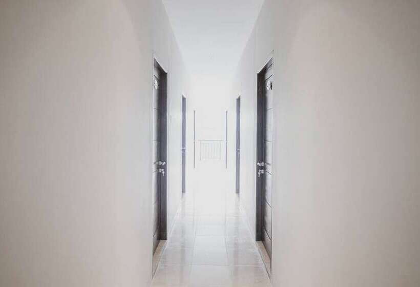 פנסיון Reddoorz Near Taman Palem