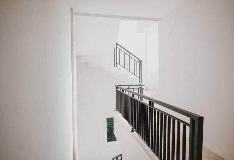 פנסיון Reddoorz Near Taman Palem