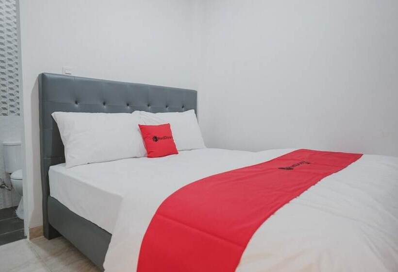פנסיון Reddoorz Near Taman Palem