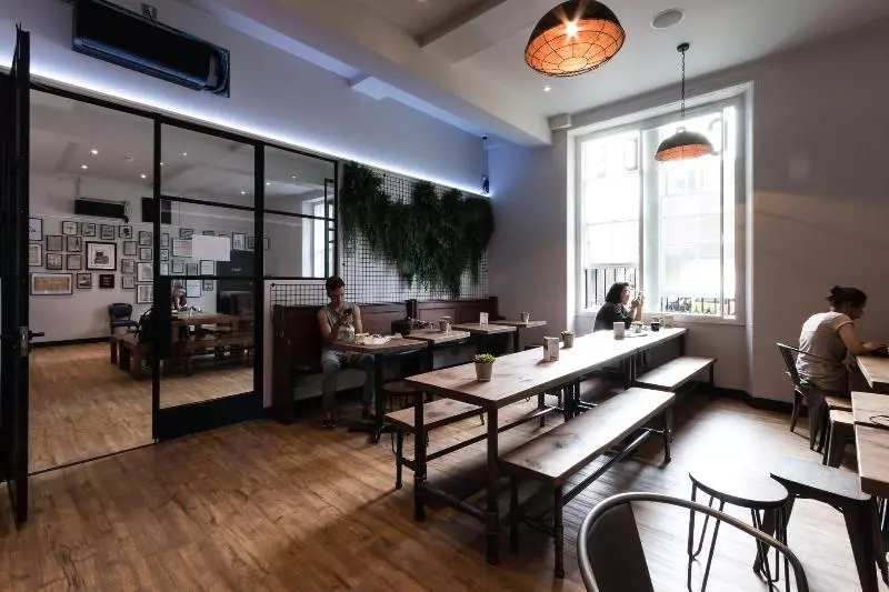 Retkeilymaja Code Pod – The Court  Edinburgh