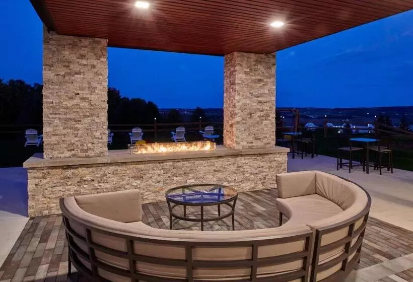 Hotelli Courtyard By Marriott Petoskey At Victories Square