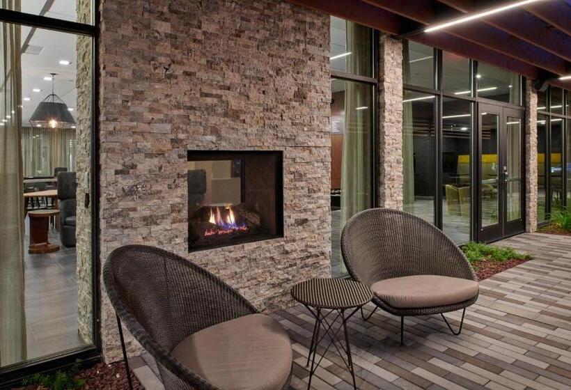 Отель Courtyard By Marriott Petoskey At Victories Square