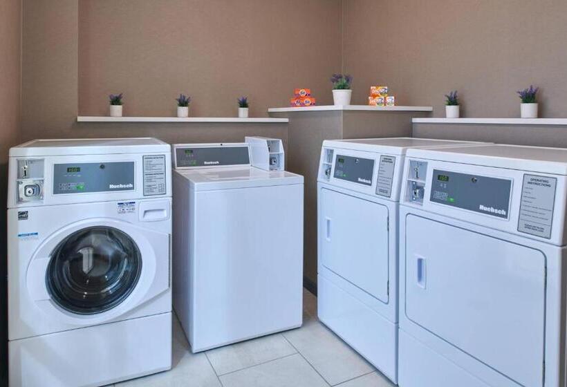 Отель Courtyard By Marriott Petoskey At Victories Square