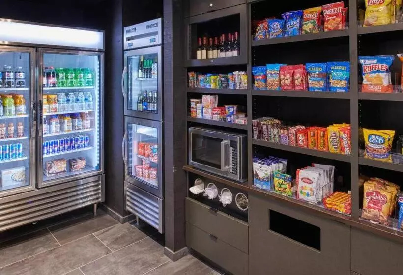 Hotelli Courtyard By Marriott Petoskey At Victories Square