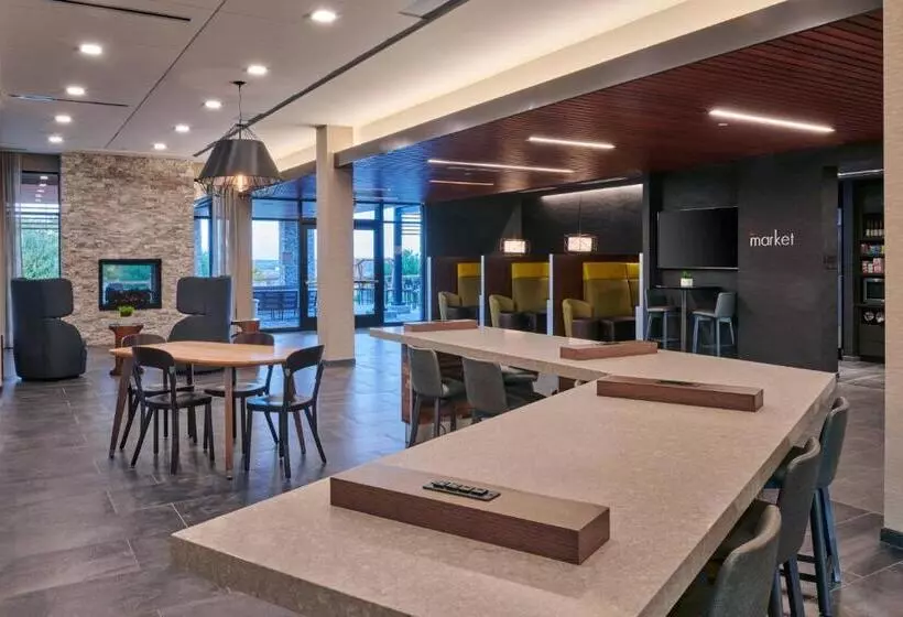 Hotelli Courtyard By Marriott Petoskey At Victories Square