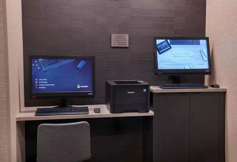 Hotelli Courtyard By Marriott Petoskey At Victories Square