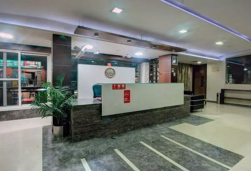 ホテル Oyo 29625 Suvarna Regency
