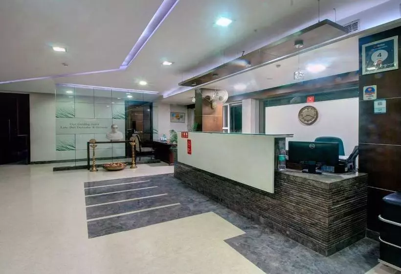 ホテル Oyo 29625 Suvarna Regency