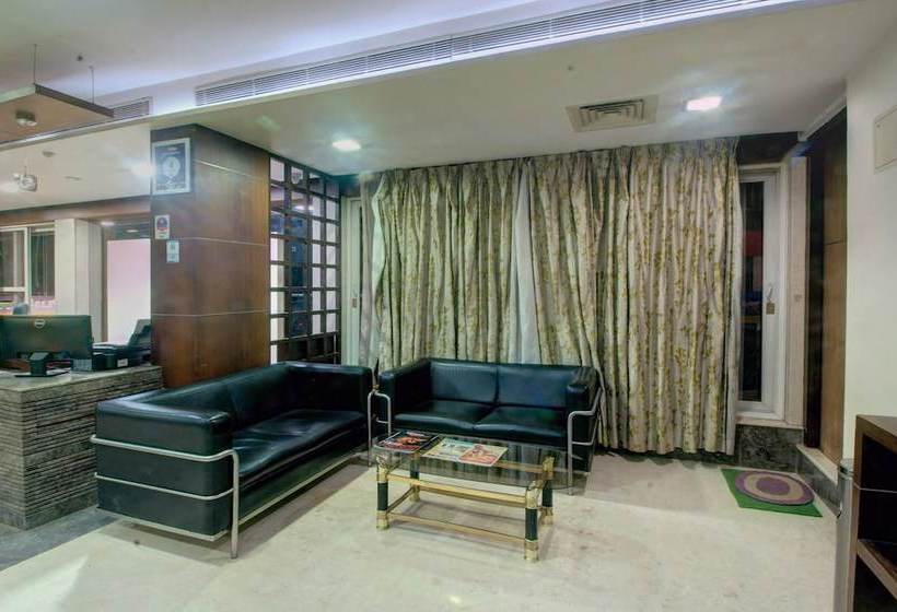 호텔 Oyo 29625 Suvarna Regency