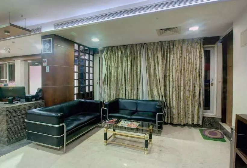 ホテル Oyo 29625 Suvarna Regency