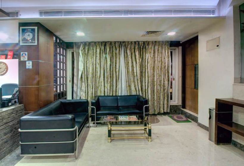 호텔 Oyo 29625 Suvarna Regency