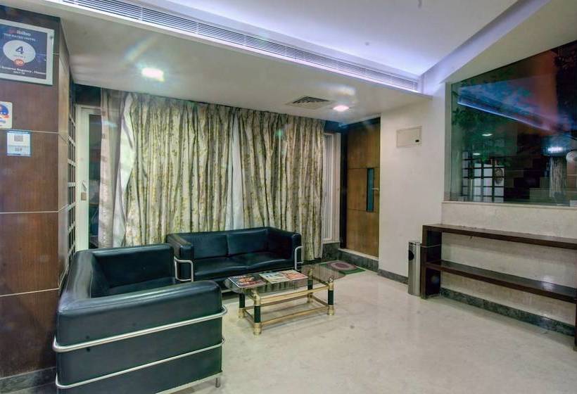 호텔 Oyo 29625 Suvarna Regency